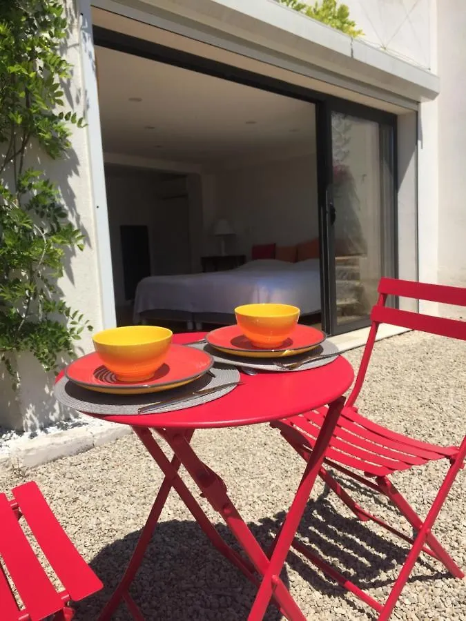 Appartement studio 36m2, dans un beau domaine privée au calme. à Valbonne