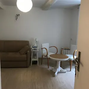 Séjour chez l'habitant Cosy 25m2, Collobrières