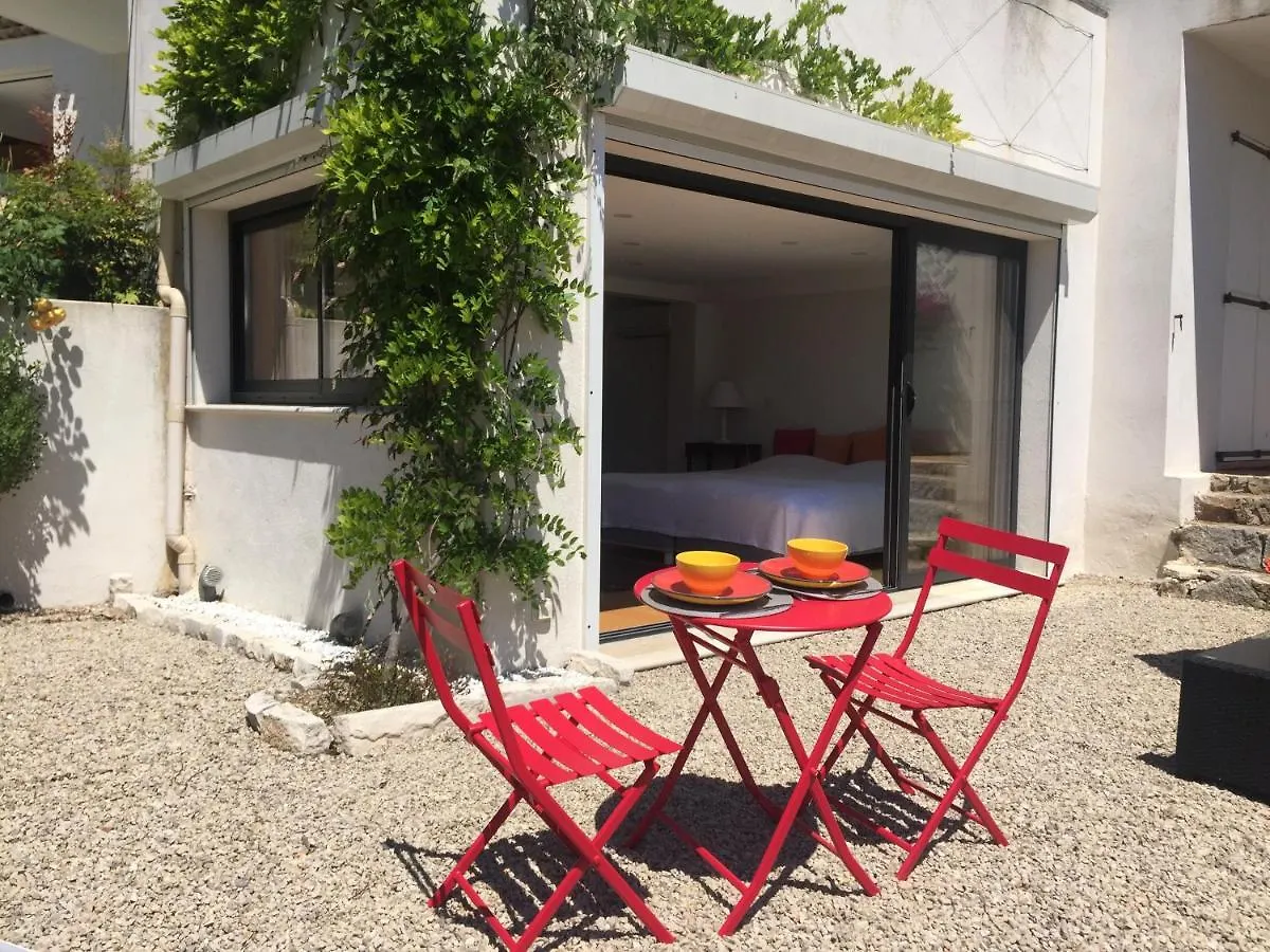 studio 36m2, dans un beau domaine privée au calme. Valbonne Apartamento