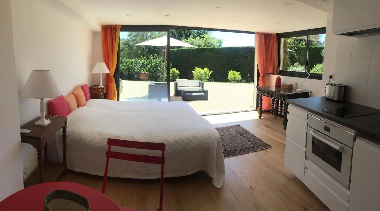 Apartamento studio 36m2, dans un beau domaine privée au calme. Valbonne Francia