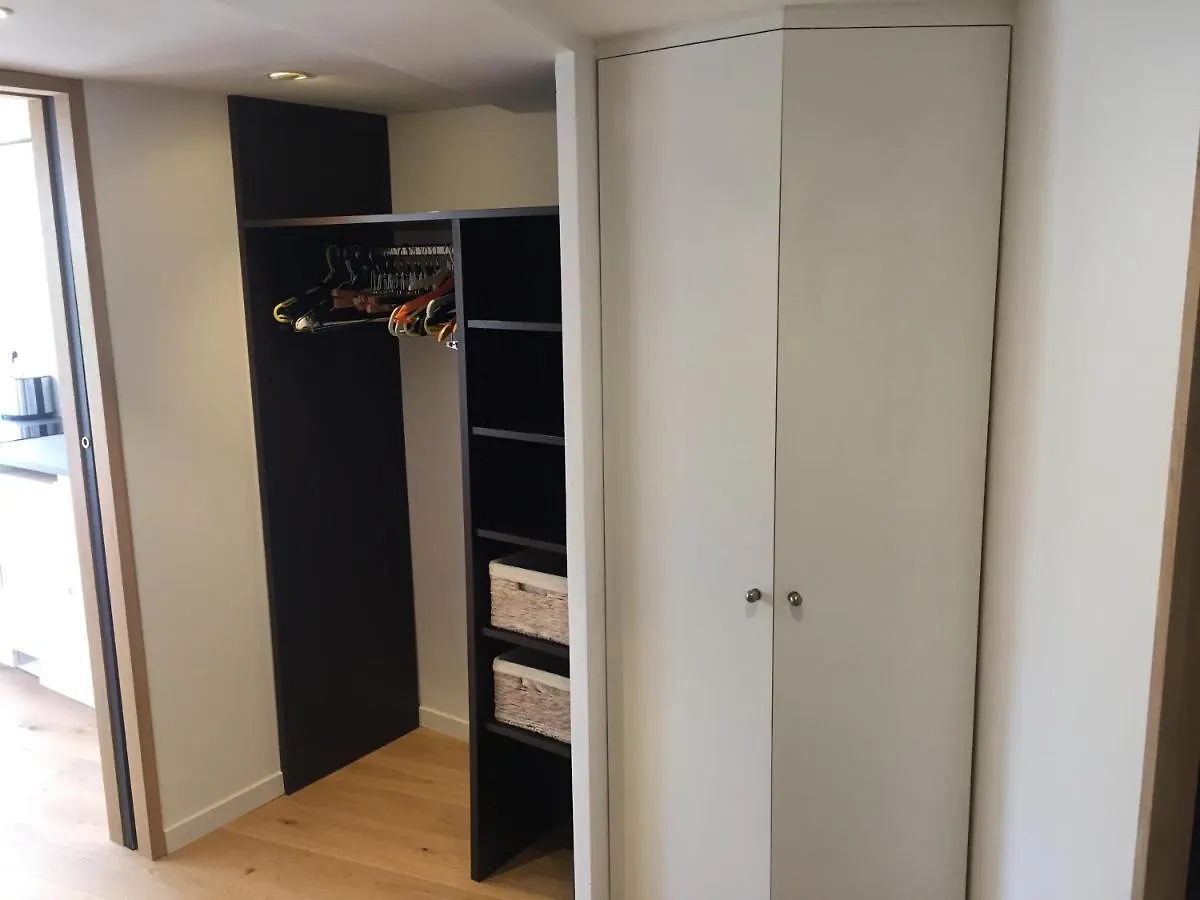 studio 36m2, dans un beau domaine privée au calme. Valbonne