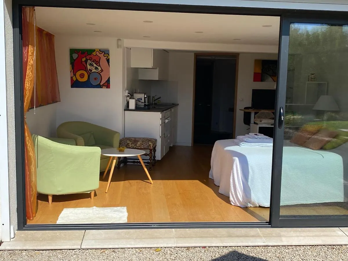studio 36m2, dans un beau domaine privée au calme. Valbonne